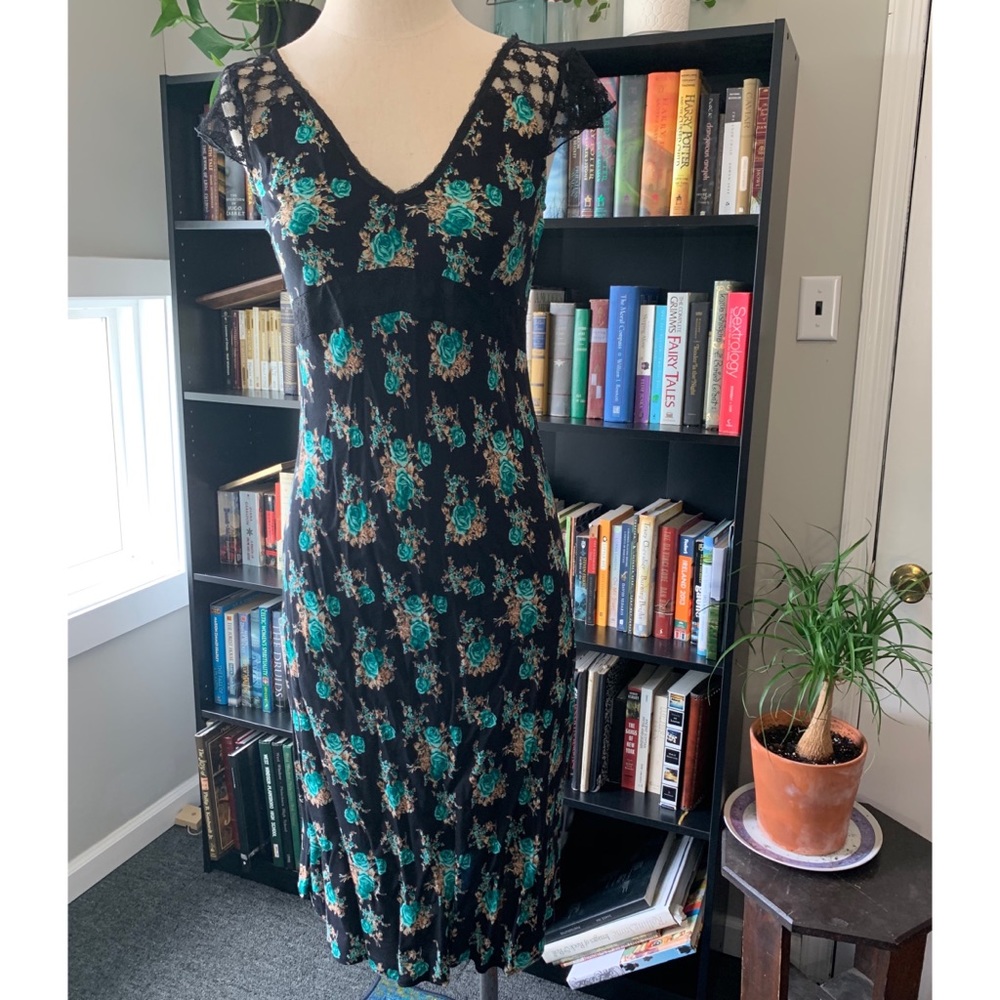 UO Empire Waist Lace Cap Sleeve Dress